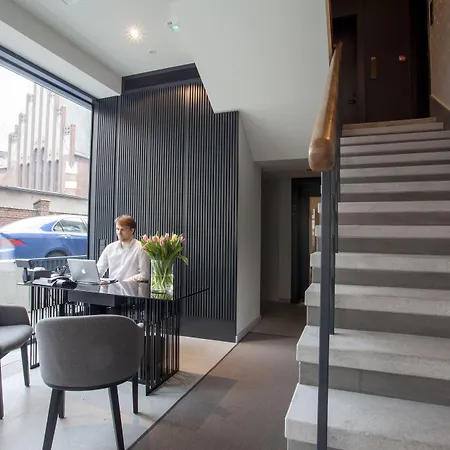 Ilonn Boutique Limanowskiego 4*