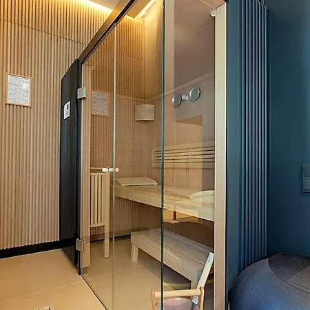 Ilonn Boutique Limanowskiego Отель 4*